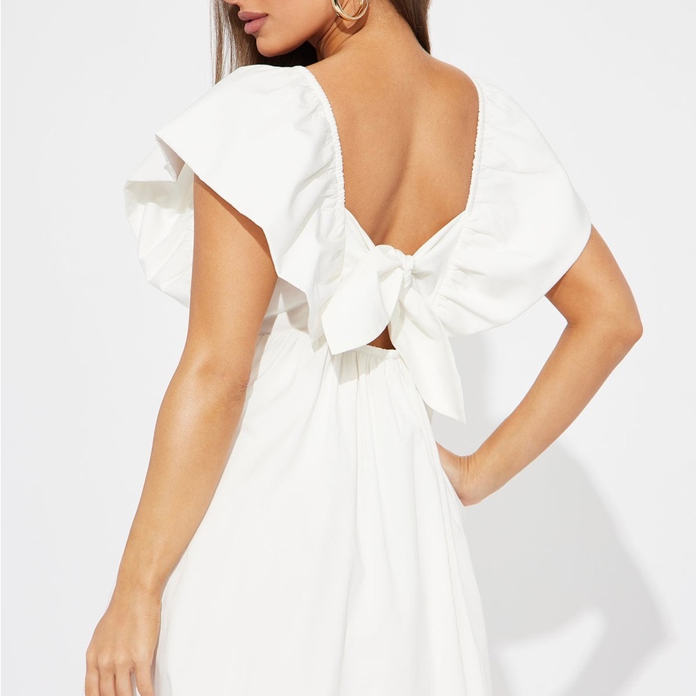FASHION NOVA Mimosa White Ruffle Mini Dress Sz Large with Pockets. New With Tags